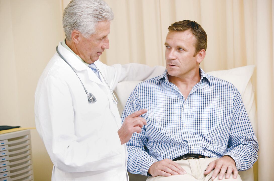 Nach der Untersuchung wird der Urologe dem Patienten mit Prostatitis ein umfassendes Behandlungsverfahren verschreiben.
